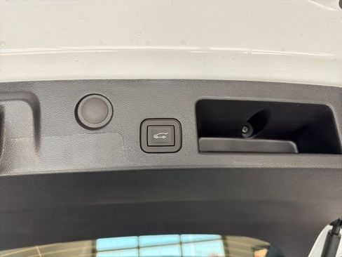 New 2026 Chevrolet Equinox LT image 23