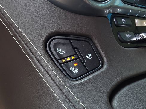 Used 2019 Chevrolet Tahoe Premier image 33