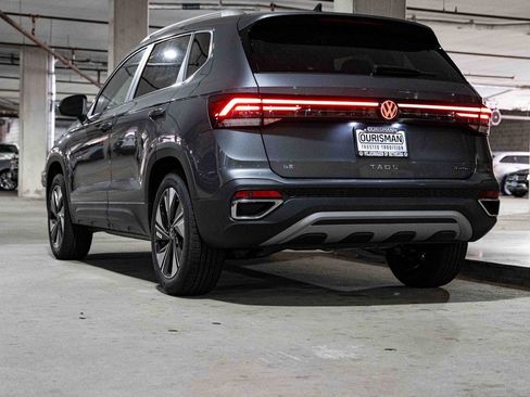 New 2025 Volkswagen Taos SE image 5