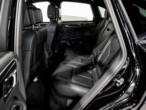 Used 2024 Porsche Macan image 33