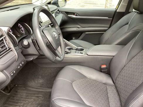 Used 2024 Toyota Camry XSE w/ Navigation Package image 5