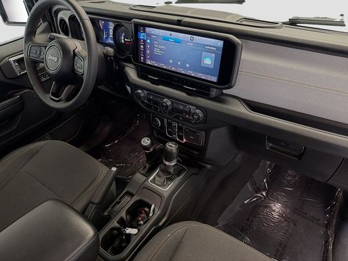 Used 2024 Jeep Wrangler Unlimited AWD/4WD image 12