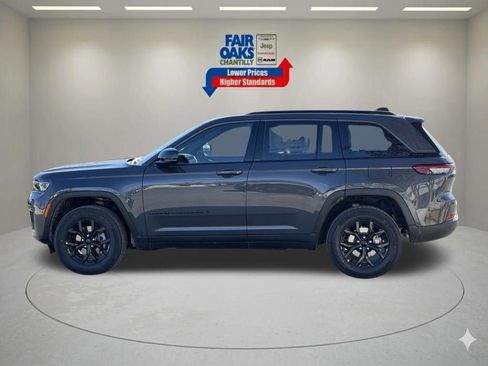 New 2026 Jeep Grand Cherokee Altitude AWD/4WD image 9