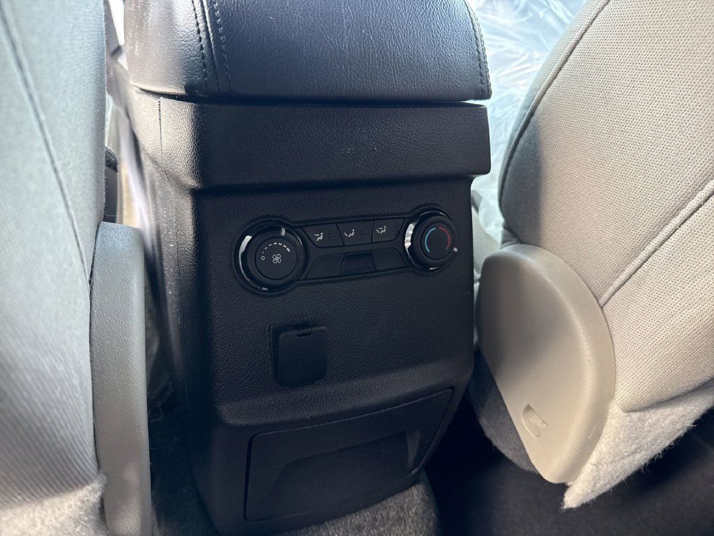 Used 2014 Ford Explorer XLT AWD/4WD image 24