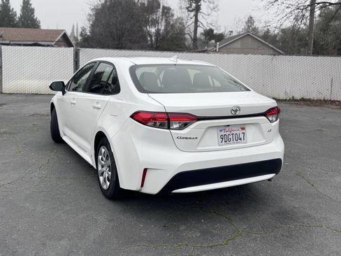 Used 2022 Toyota Corolla LE image 7