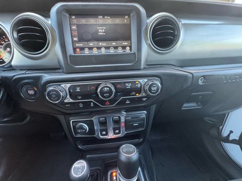 Used 2023 Jeep Wrangler Sport AWD/4WD image 18