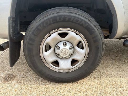 Used 2015 Toyota Tacoma PreRunner w/ SR5 Package RWD image 13