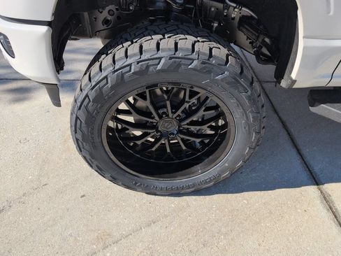 Used 2025 Ford F150 Lariat w/ Equipment Group 502A High AWD/4WD image 13