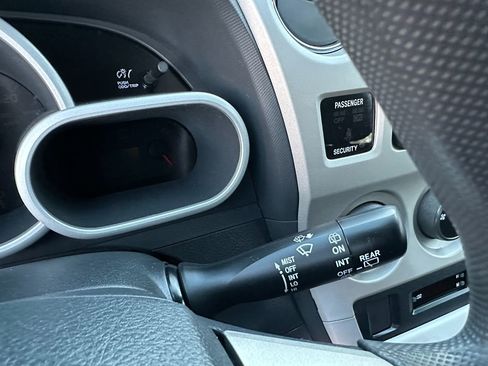 Used 2013 Toyota Matrix L image 10