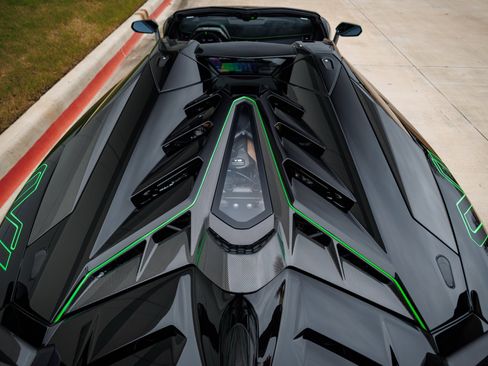 Used 2021 Lamborghini Aventador SVJ image 78