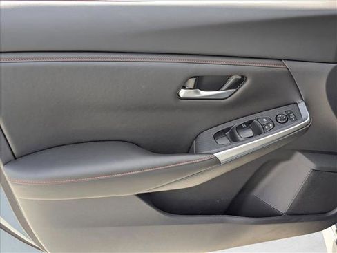 Used 2025 Nissan Sentra SR image 11