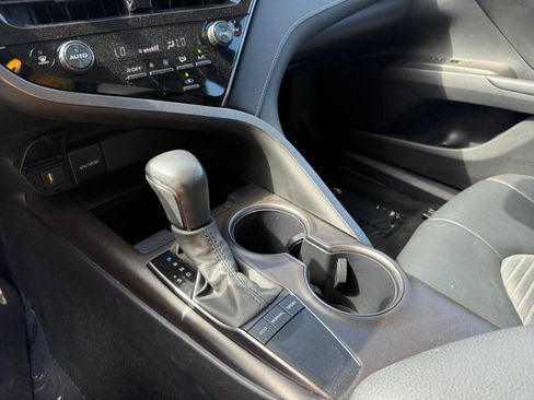 Used 2024 Toyota Camry SE FWD image 13