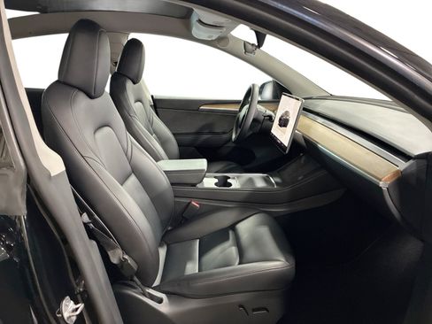 Certified 2023 Tesla Model Y AWD image 13