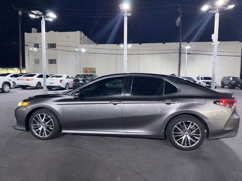 Used 2021 Toyota Camry XLE image 14