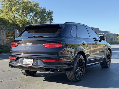 Used 2021 Bentley Bentayga AWD/4WD image 3