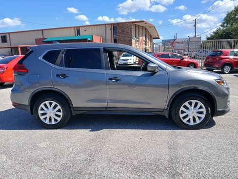 Used 2017 Nissan Rogue S AWD/4WD image 4