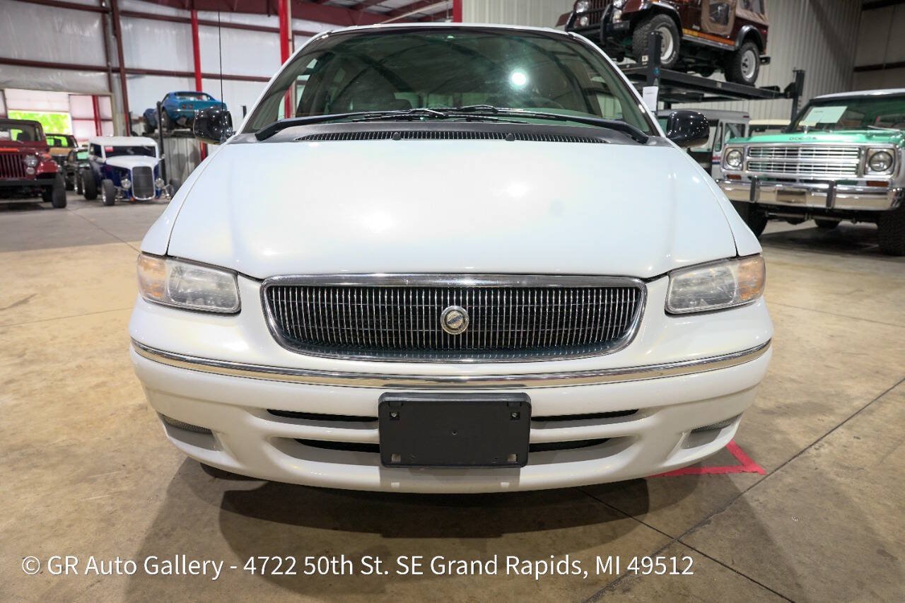 Used 1997 Chrysler Town & Country LXi FWD image 12