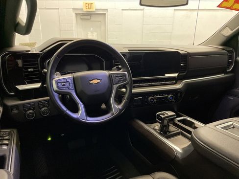 Used 2022 Chevrolet Silverado 1500 LTZ image 11
