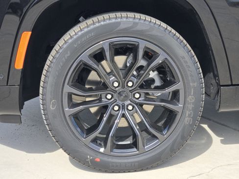 New 2026 Jeep Grand Wagoneer Summit AWD/4WD image 9