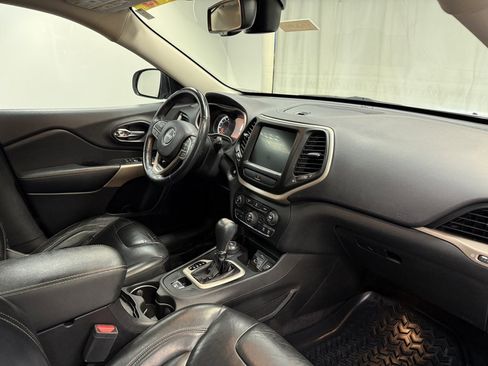 Used 2017 Jeep Cherokee Limited image 15