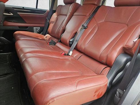 Used 2016 Lexus LX 570 4WD w/ Luxury Package image 13