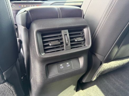 Used 2025 Nissan Murano SV AWD/4WD image 26