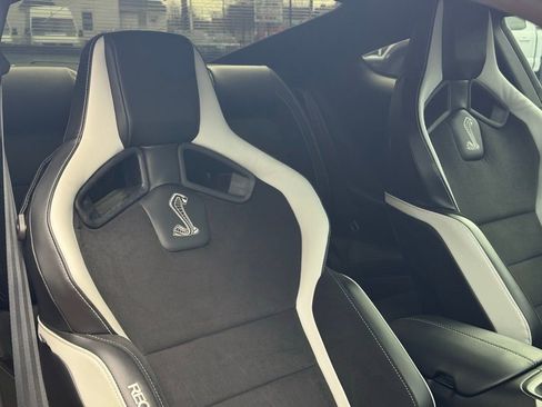 Used 2022 Ford Mustang Shelby GT500 w/ Technology Package image 63