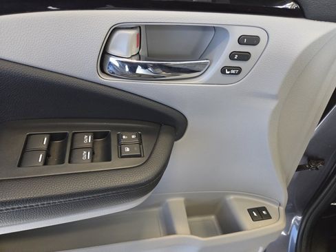 Certified 2022 Honda Pilot Touring image 13