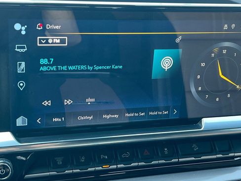 Used 2024 Chevrolet Silverado 2500 High Country w/ Technology Package image 17