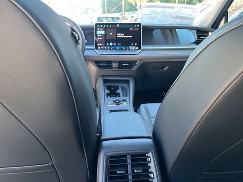 New 2025 Volkswagen Tiguan SE image 17