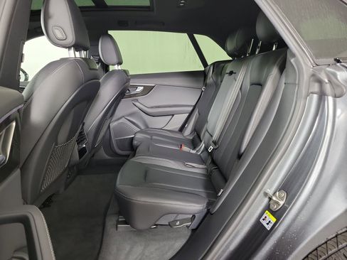 Used 2025 Audi Q8 Premium Plus w/ Premium Plus Package image 10