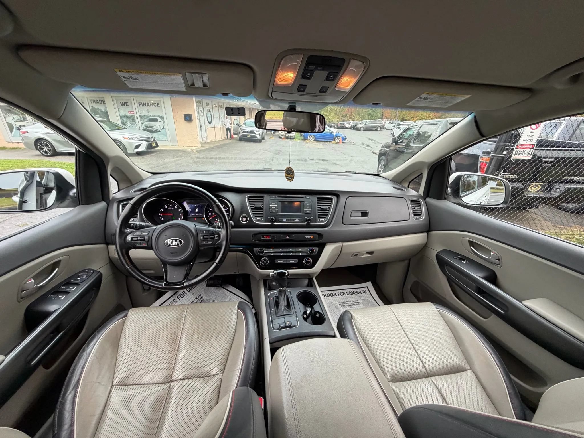 Used 2016 Kia Sedona LX w/ LX Essentials Premium Package FWD image 21