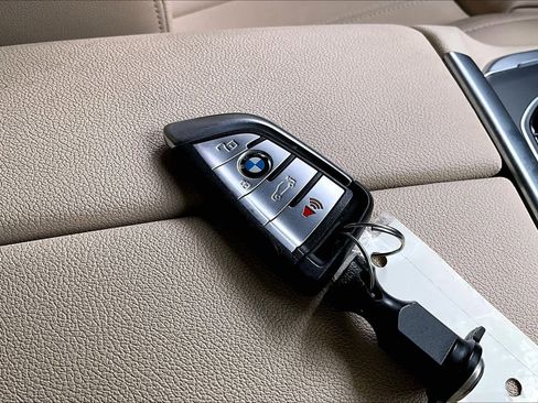 Used 2021 BMW X5 xDrive40i w/ Premium Package 2 image 14