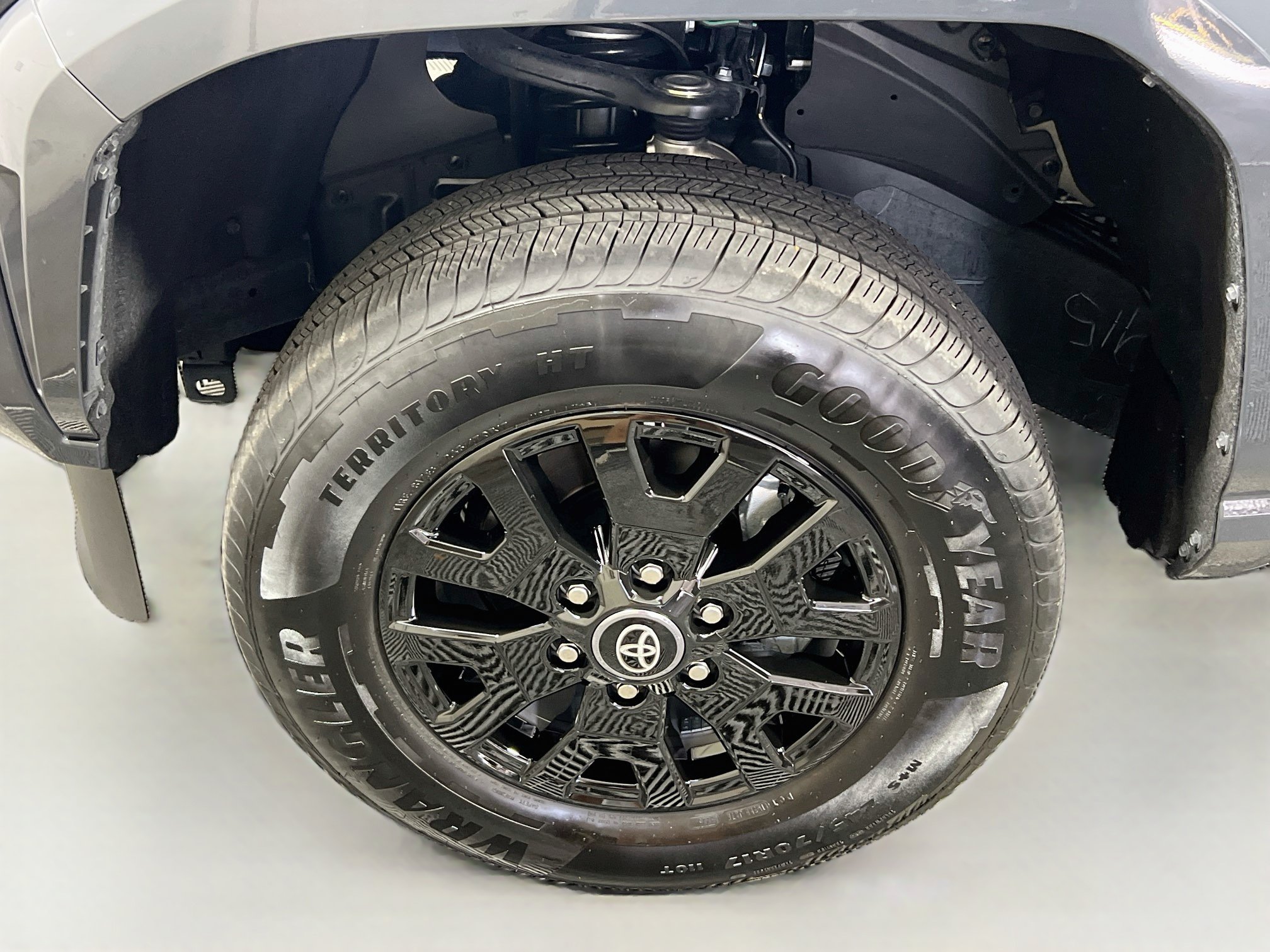 Used 2025 Toyota Tacoma SR5 RWD image 13