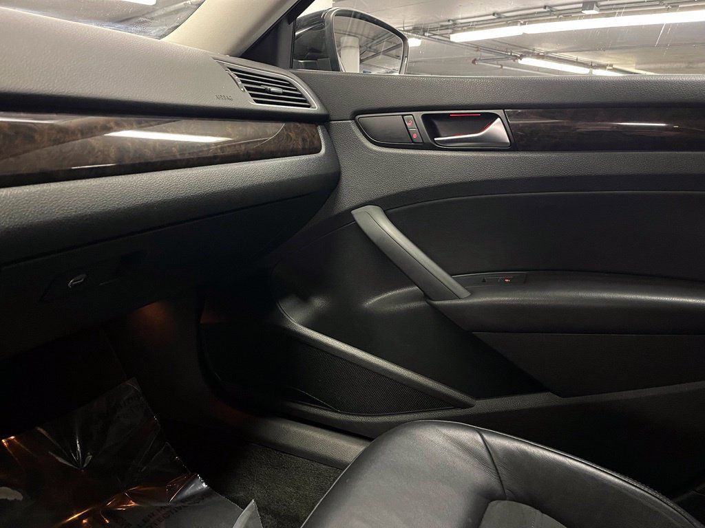 Used 2015 Volkswagen Passat 1.8T SEL Premium FWD image 30