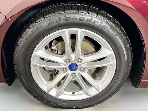 Used 2018 Ford Fusion SE w/ Fusion SE Technology Package image 30