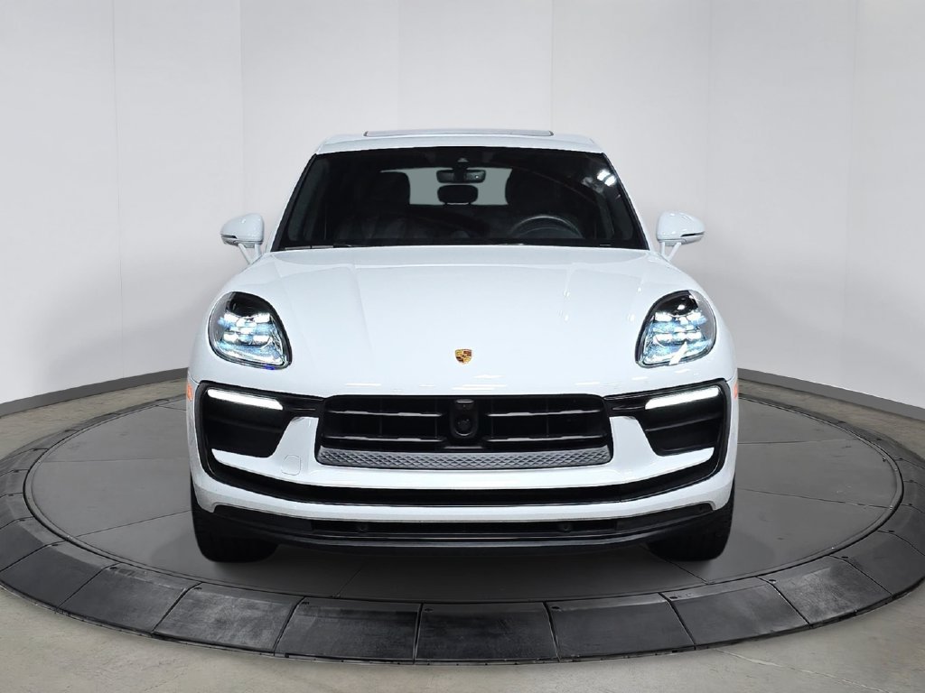 Certified 2026 Porsche Macan AWD/4WD image 10