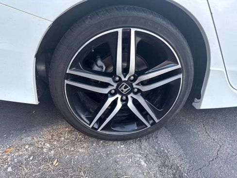 Used 2017 Honda Accord Sport image 21