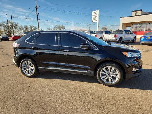 Used 2022 Ford Edge Titanium image 5