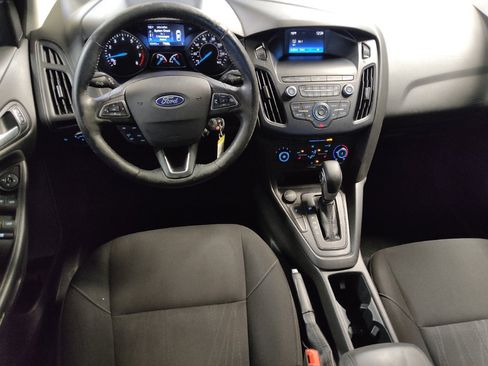 Used 2018 Ford Focus SE w/ Cold Weather Package FWD image 22