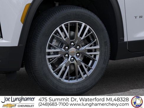New 2026 Chevrolet Traverse LT w/ LPO, Floor Liner Package FWD image 9
