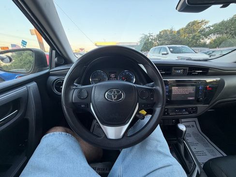 Used 2019 Toyota Corolla LE FWD image 12