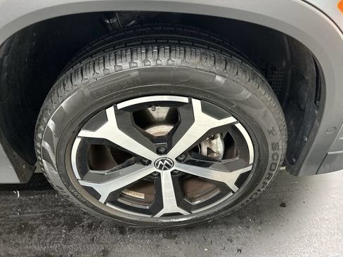 Certified 2026 Volkswagen Tiguan SE AWD/4WD image 8
