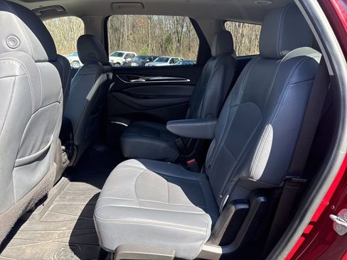 Used 2020 Buick Enclave Essence w/ Sound and Sites Package image 30