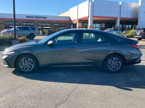 Used 2024 Hyundai Elantra SEL image 8