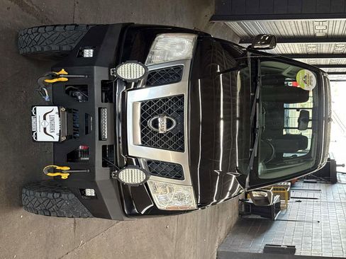 Used 2019 Nissan Frontier PRO-4X image 9