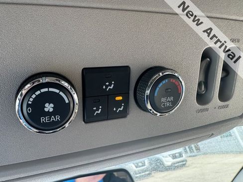 Used 2013 Nissan Armada Platinum image 17