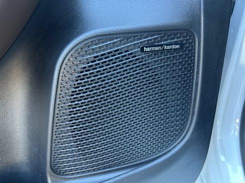 Certified 2020 Chrysler Pacifica Limited w/ Advanced Safetytec Group FWD image 33