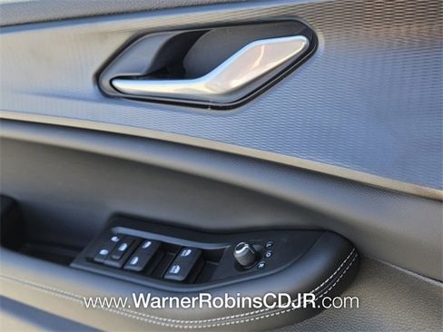 New 2025 Jeep Grand Cherokee Altitude image 27