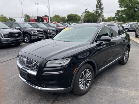Used 2023 Lincoln Nautilus Reserve w/ Cargo Utility Package AWD/4WD image 3